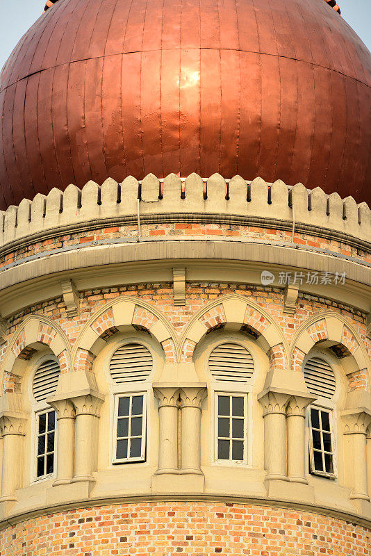 英国殖民政府办公室，又名Sultan Abdul Samad Building(19世纪)-铜洋葱圆屋顶塔楼细节，马来西亚吉隆坡